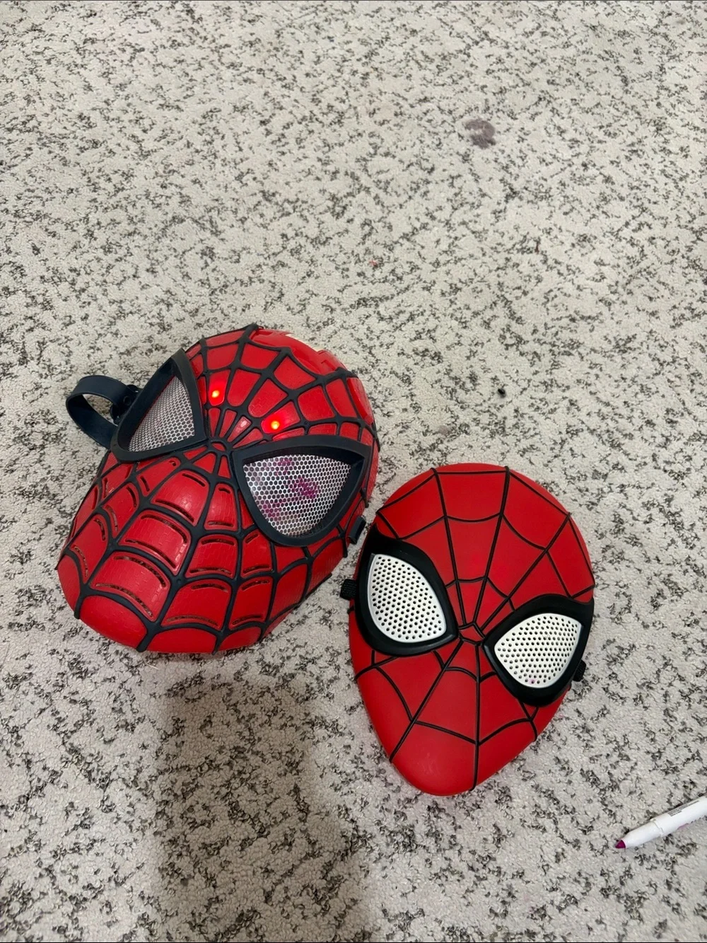 Kids Red Spiderman Mask Costume - Light-Up Superhero Face Masks spidey top